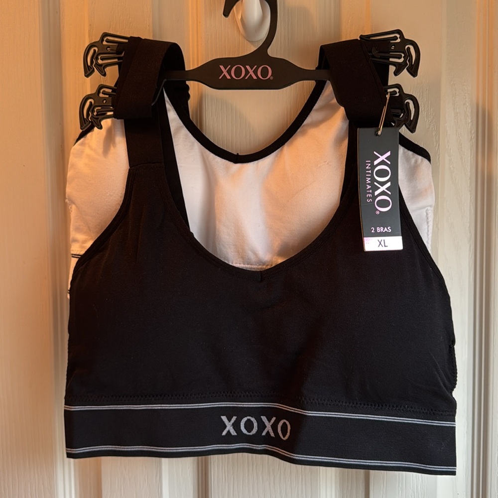 NWT XOXO INTIMATE 2 BRA SET WHITE & BLACK